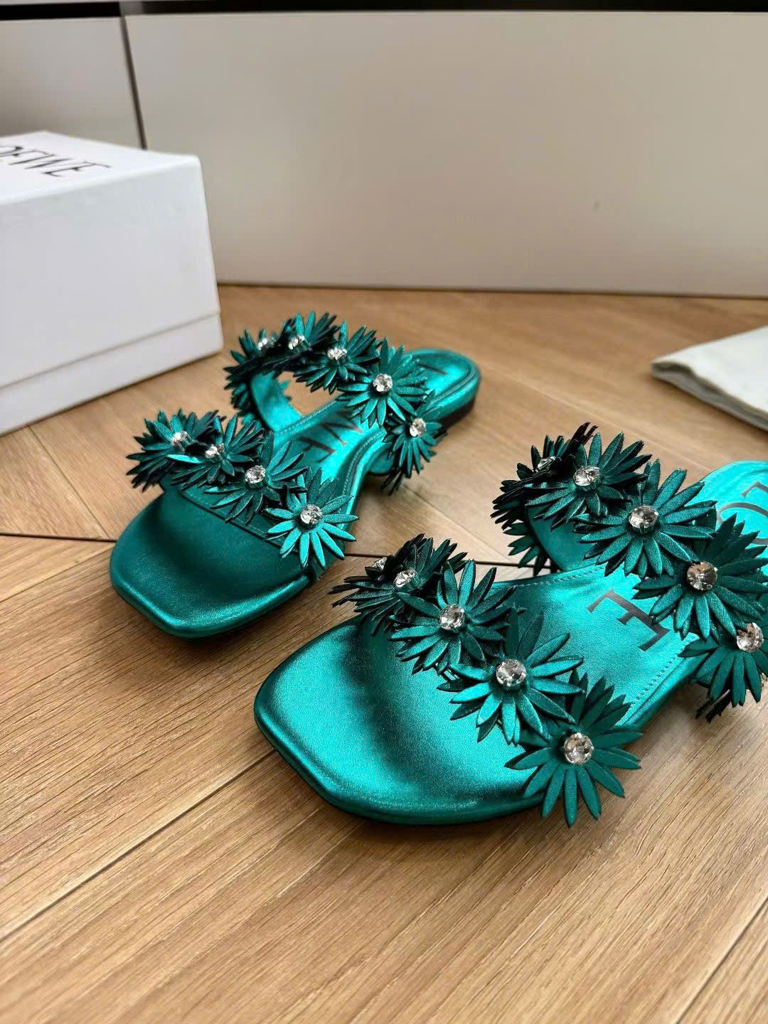 Loewe Paula's Ibiza Petal Anagram Slide - Image 6