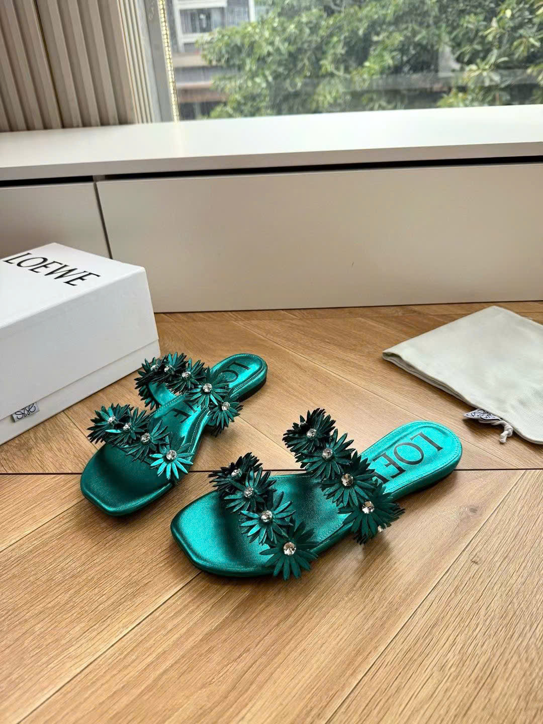 Loewe Paula's Ibiza Petal Anagram Slide - Image 9