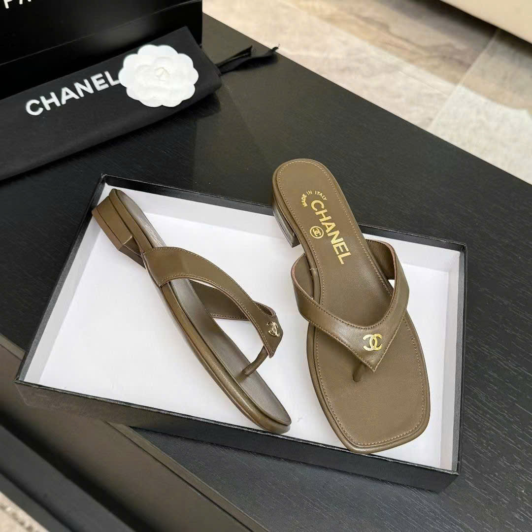 Chanel Coco Thong Flat Sandal - Image 3
