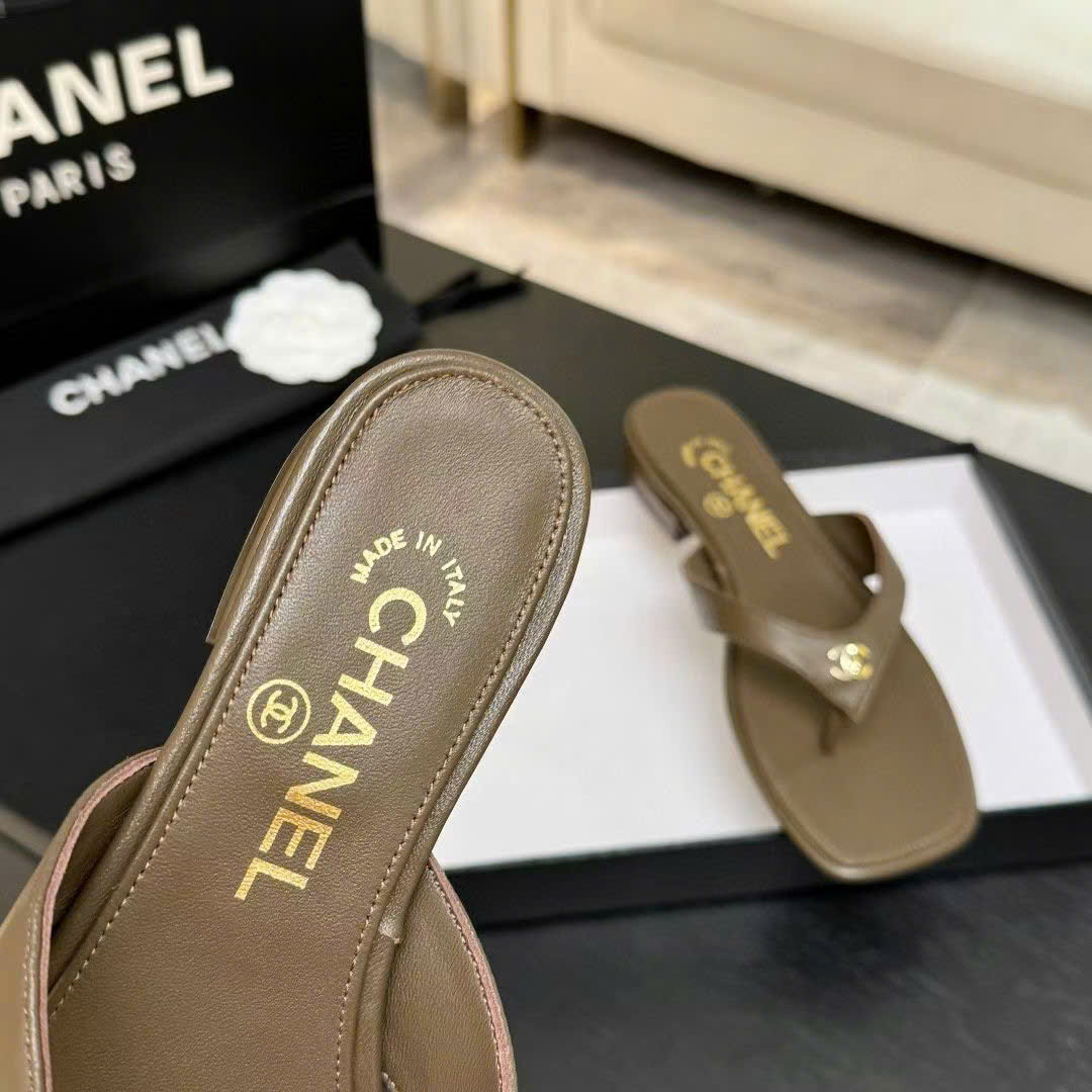 Chanel Coco Thong Flat Sandal - Image 5