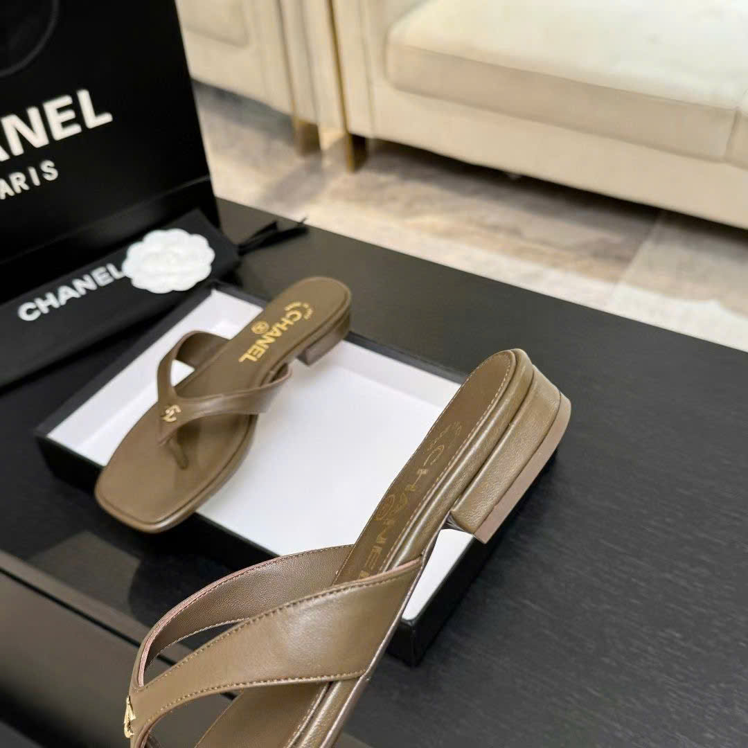 Chanel Coco Thong Flat Sandal - Image 7