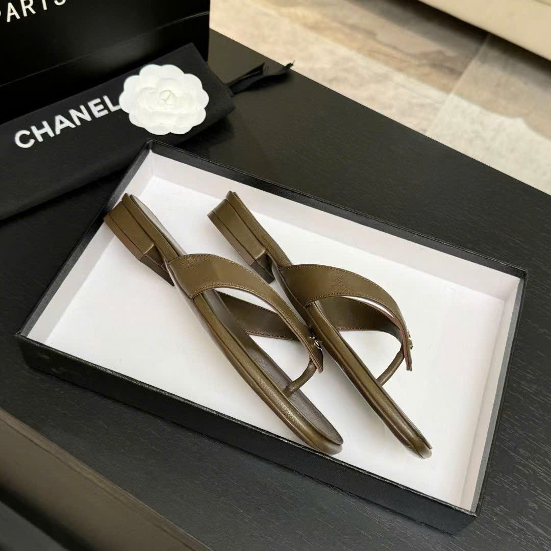 Chanel Coco Thong Flat Sandal - Image 8