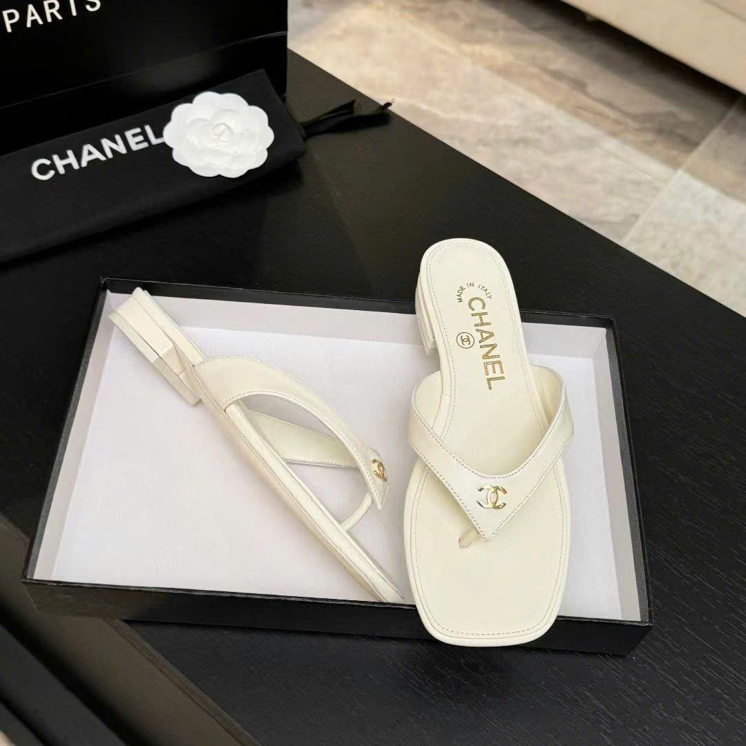 Chanel Coco Thong Flat Sandal - Image 4