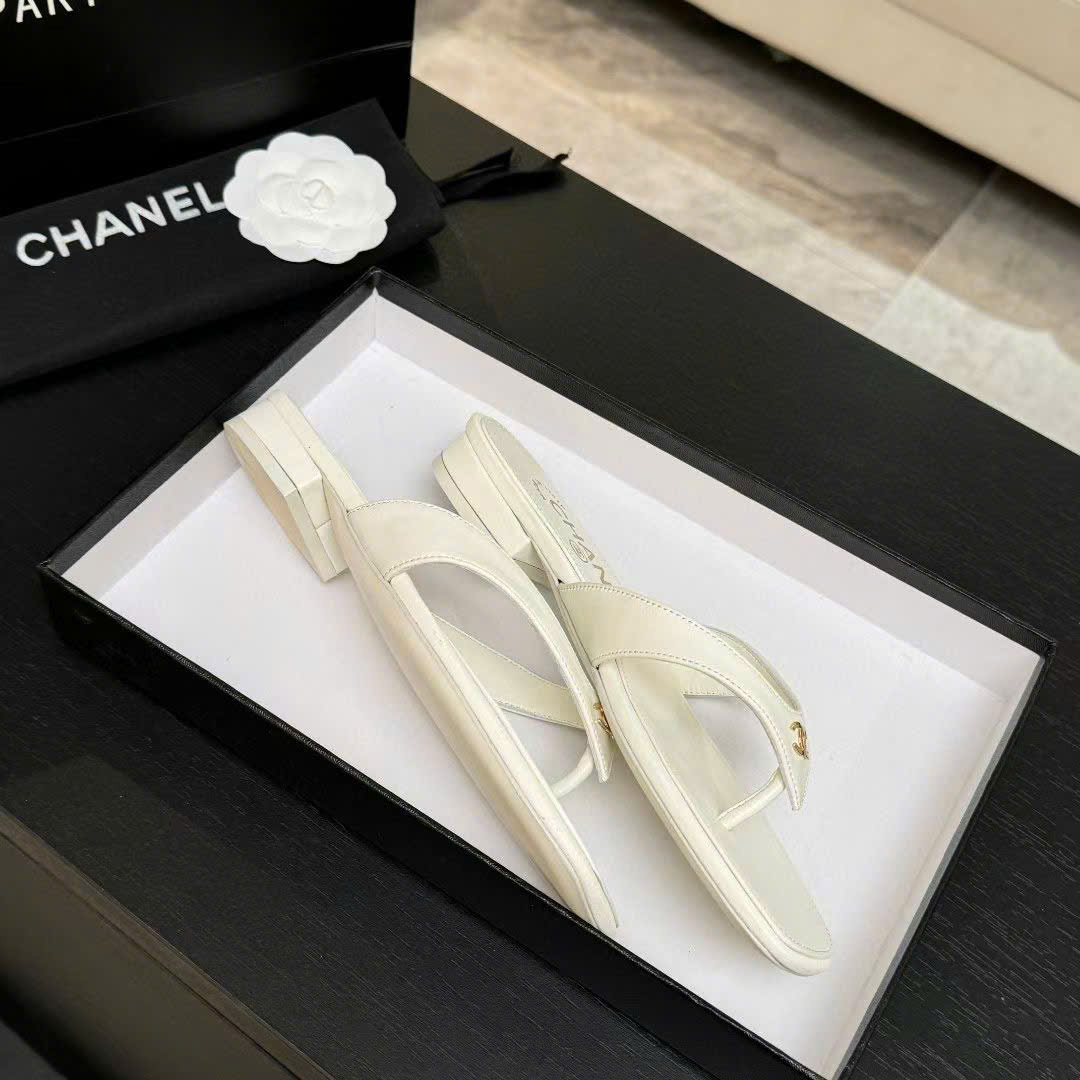 Chanel Coco Thong Flat Sandal - Image 8