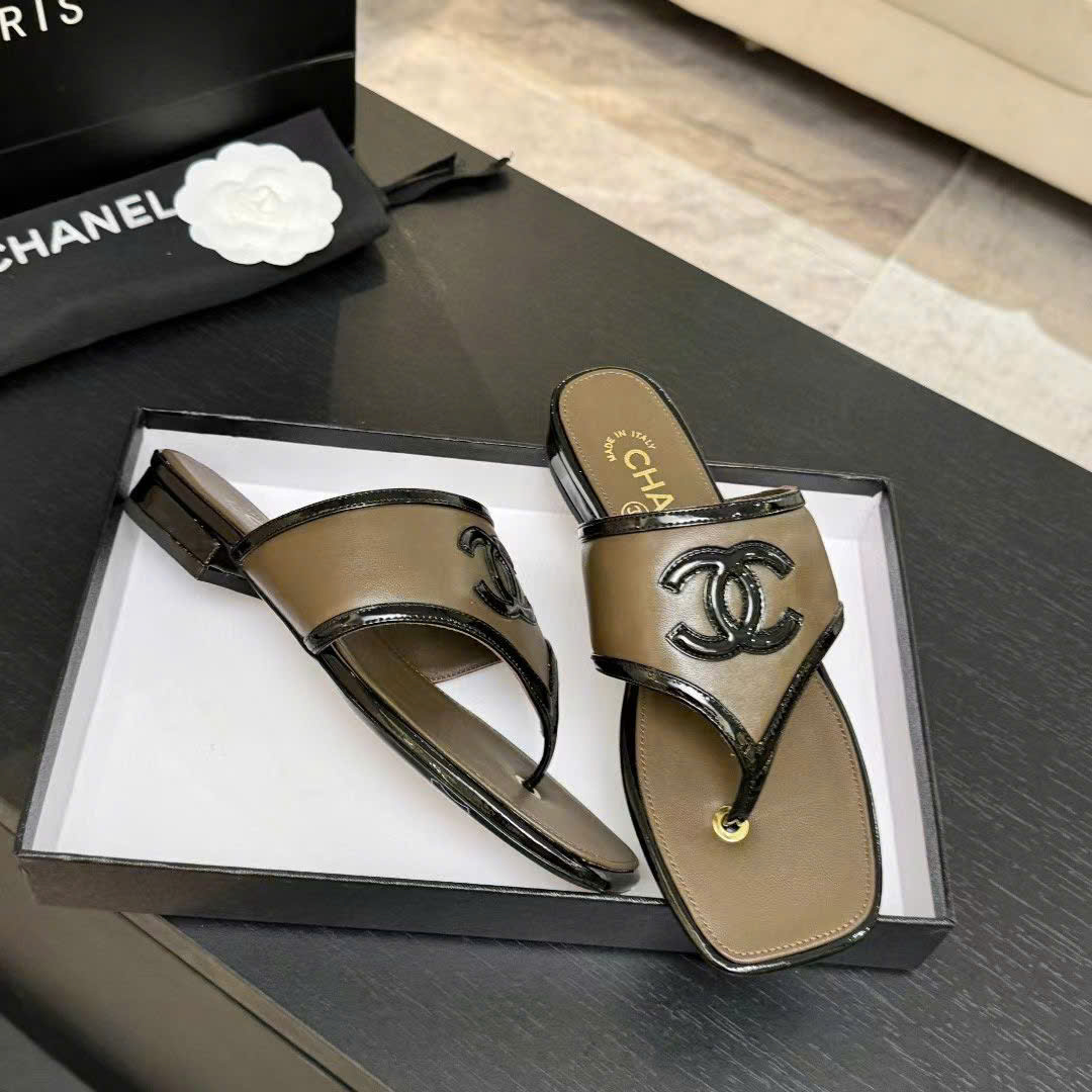 Chanel Coco Thong Flat Sandal - Image 5