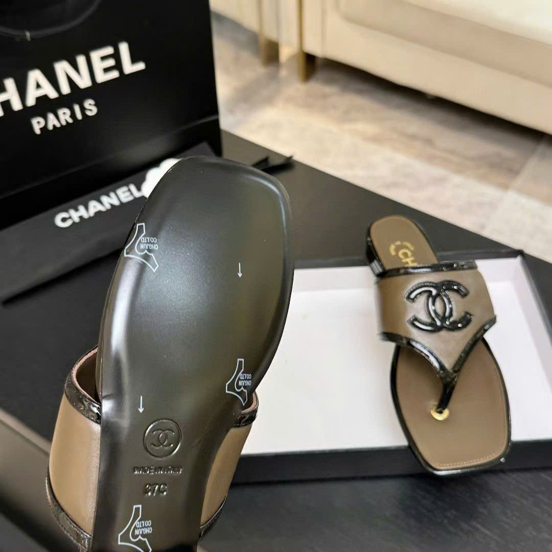 Chanel Coco Thong Flat Sandal - Image 6