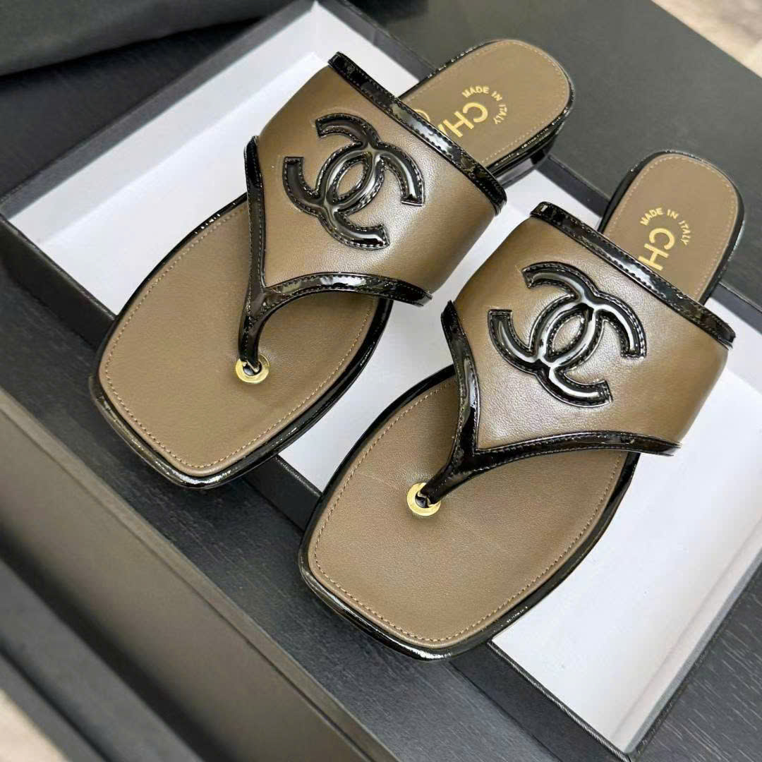 Chanel Coco Thong Flat Sandal - Image 9