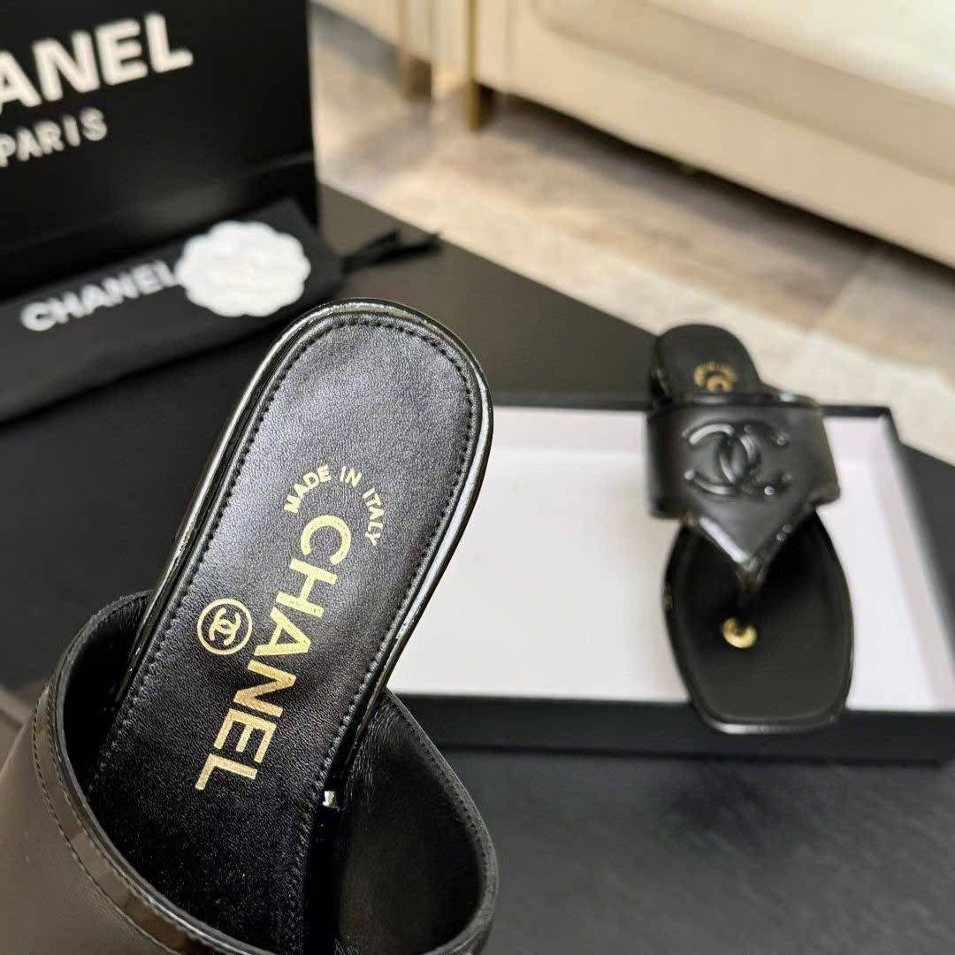 Chanel Coco Thong Flat Sandal - Image 3