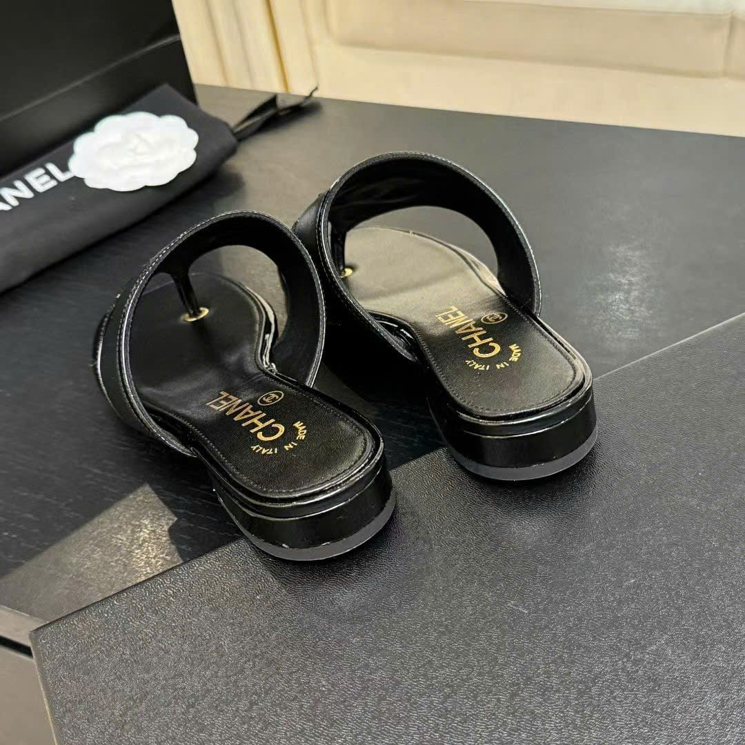 Chanel Coco Thong Flat Sandal - Image 4