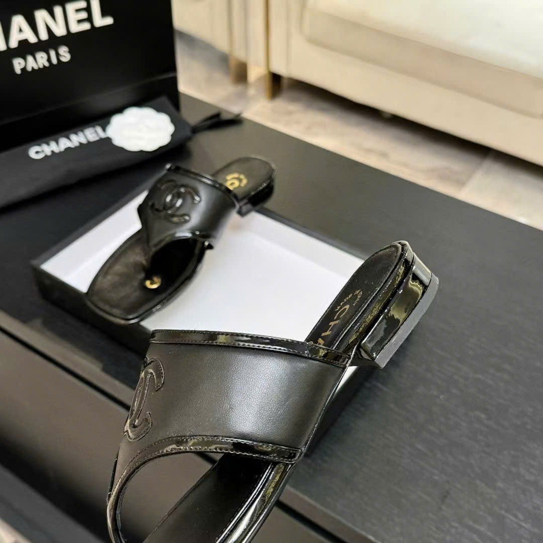 Chanel Coco Thong Flat Sandal - Image 5