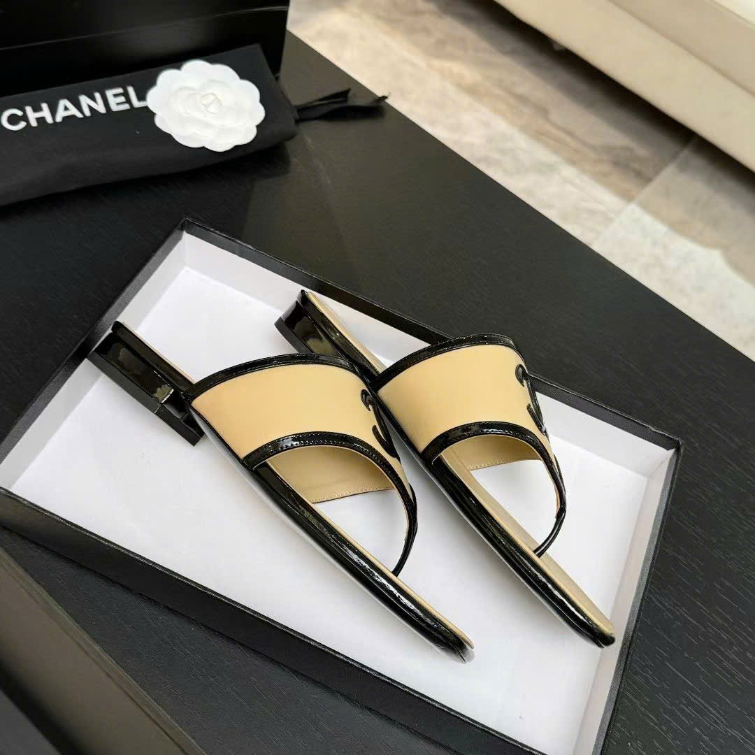 Chanel Coco Thong Flat Sandal - Image 3