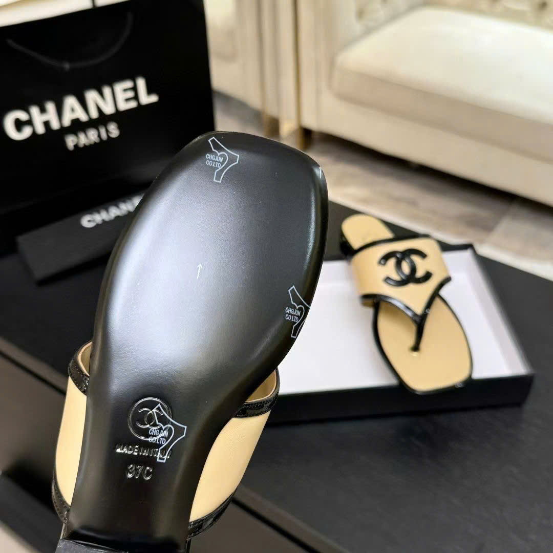 Chanel Coco Thong Flat Sandal - Image 4