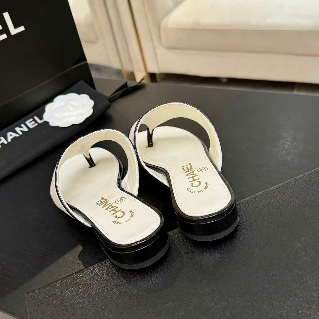 Chanel Coco Thong Flat Sandal - Image 4