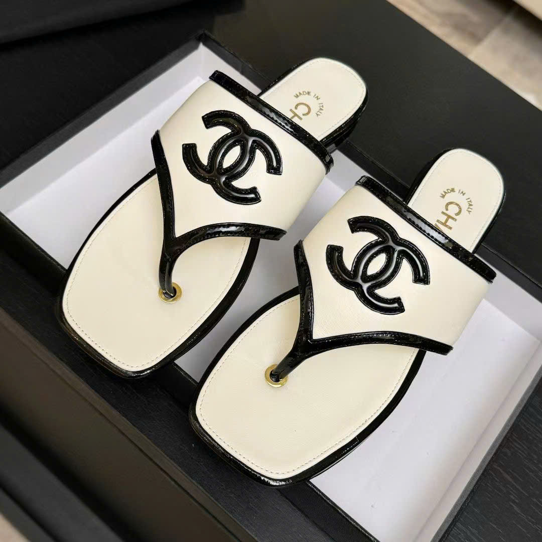 Chanel Coco Thong Flat Sandal - Image 5