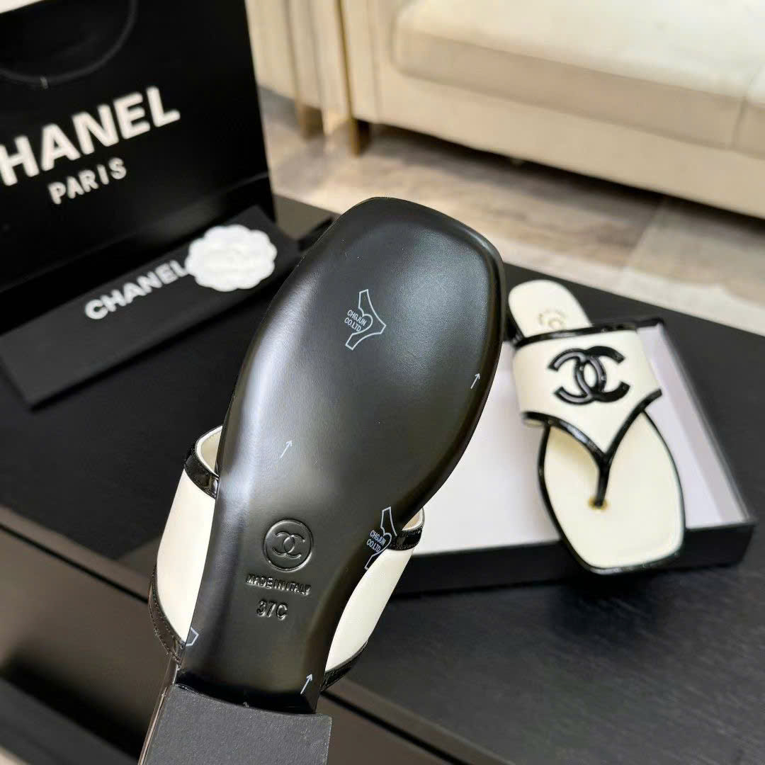 Chanel Coco Thong Flat Sandal - Image 7