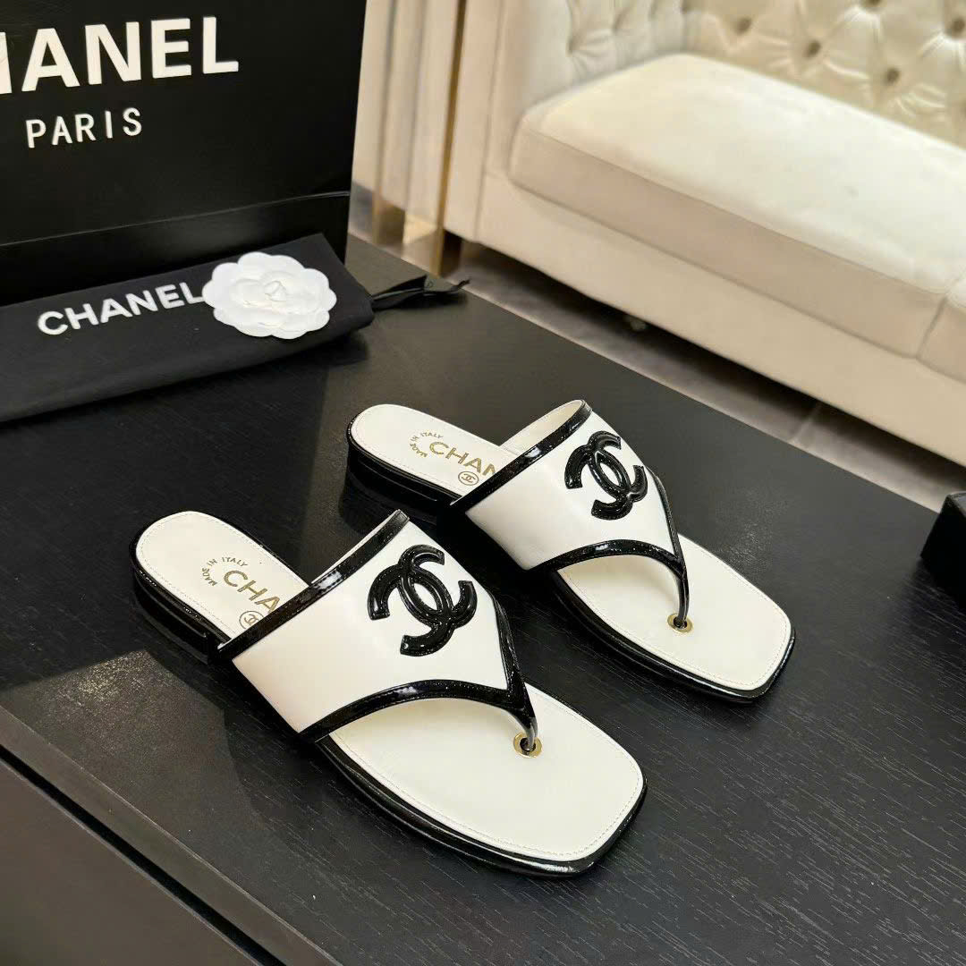 Chanel Coco Thong Flat Sandal - Image 9